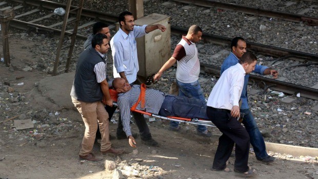 Cairo metro hit by bomb blast - ảnh 1